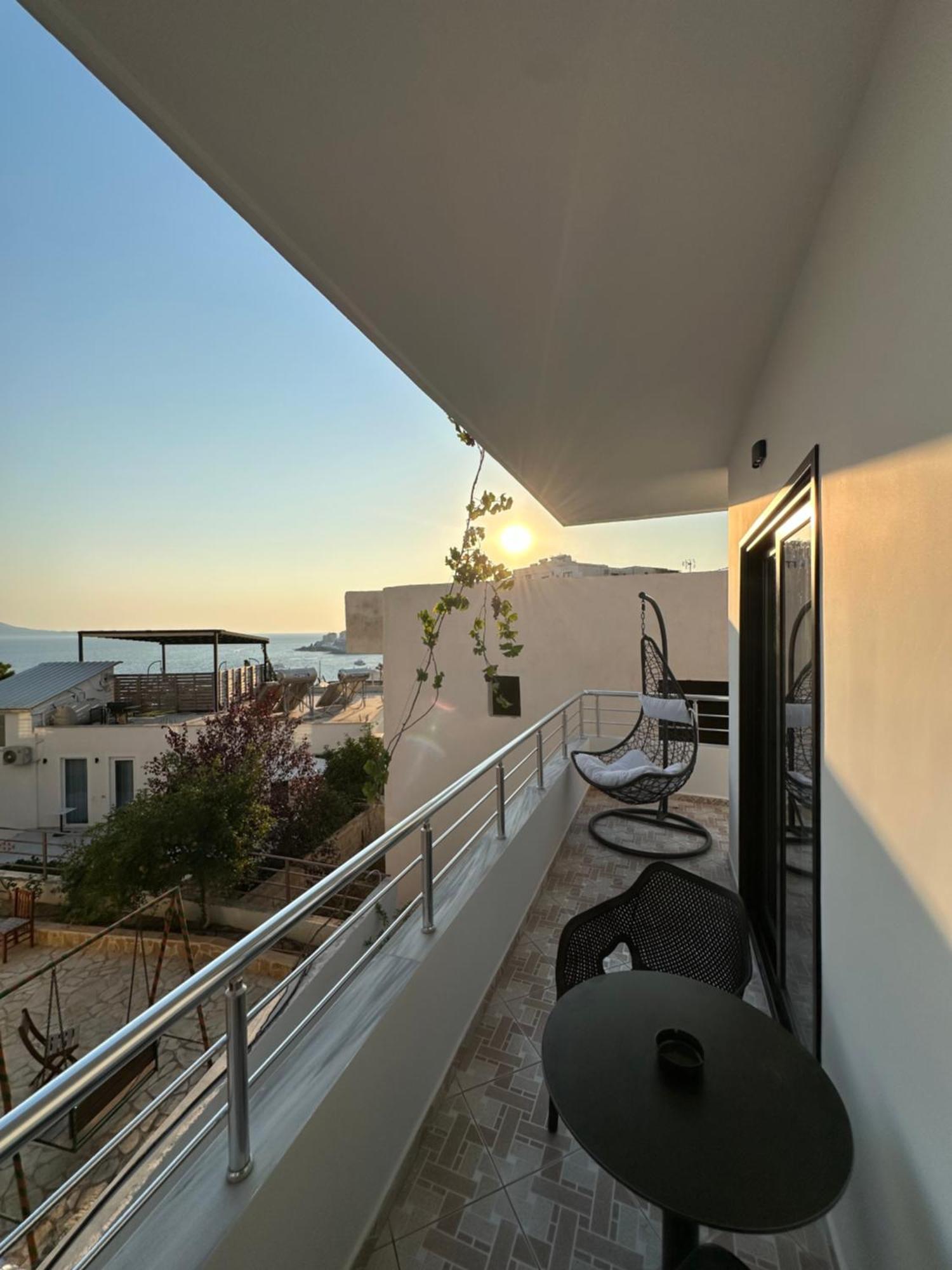 Io'S Apartments Sarandë Exterior foto