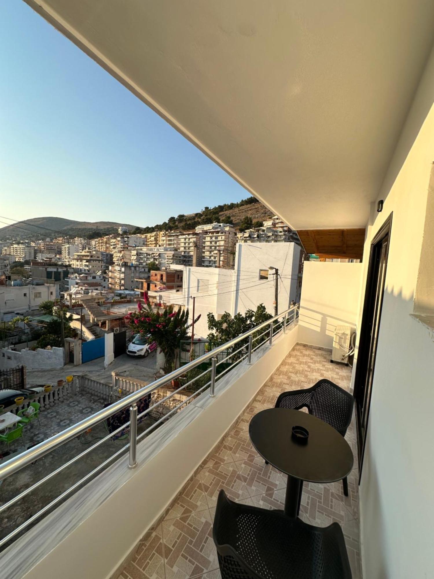 Io'S Apartments Sarandë Exterior foto